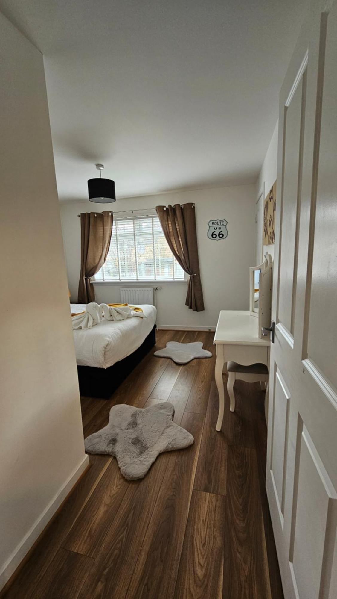 Silverburn New House With Free Parking And Nice Garden Glasgow Eksteriør bilde