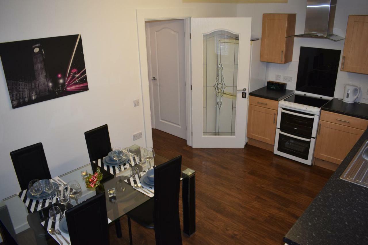Silverburn New House With Free Parking And Nice Garden Glasgow Eksteriør bilde