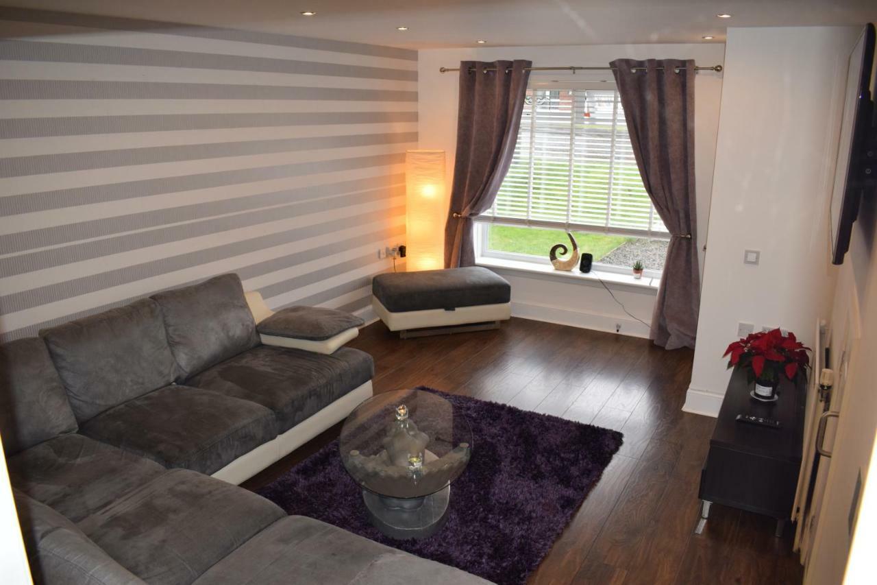 Silverburn New House With Free Parking And Nice Garden Glasgow Eksteriør bilde